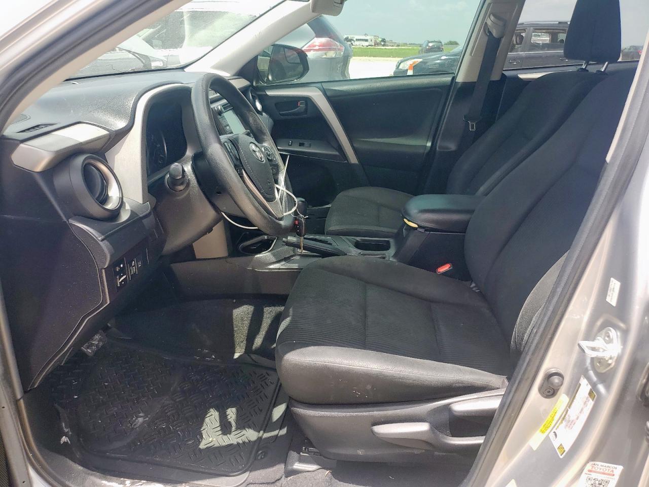 2018 Toyota Rav4 Le - Image 7