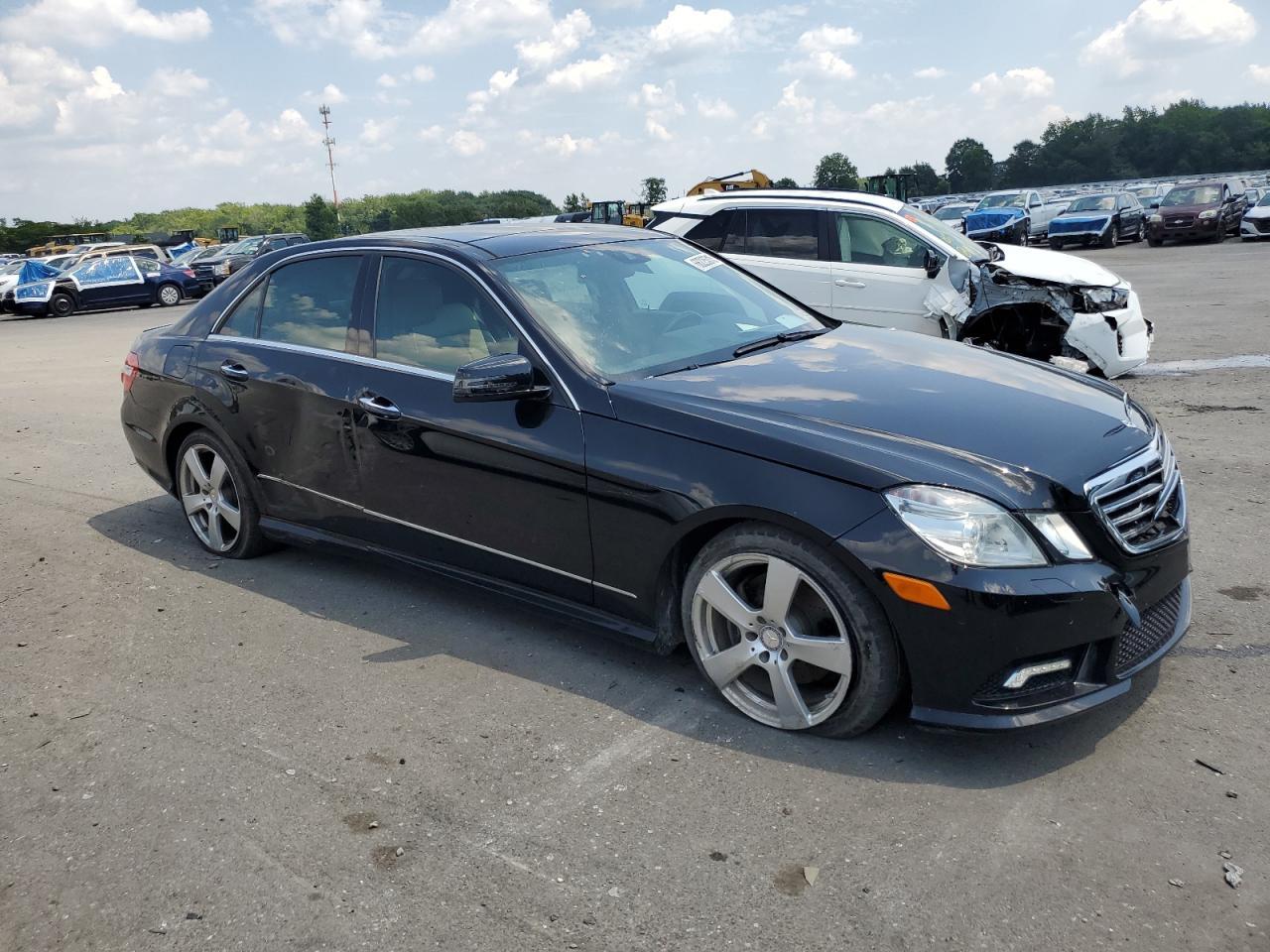 2011 Mercedes-Benz E 350 4Matic - Фото 4