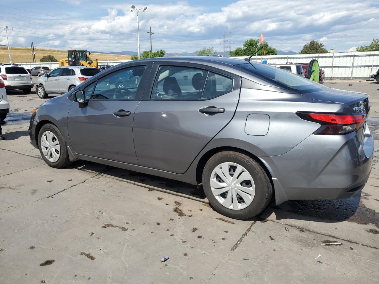 2021 Nissan Versa S - Фото 2