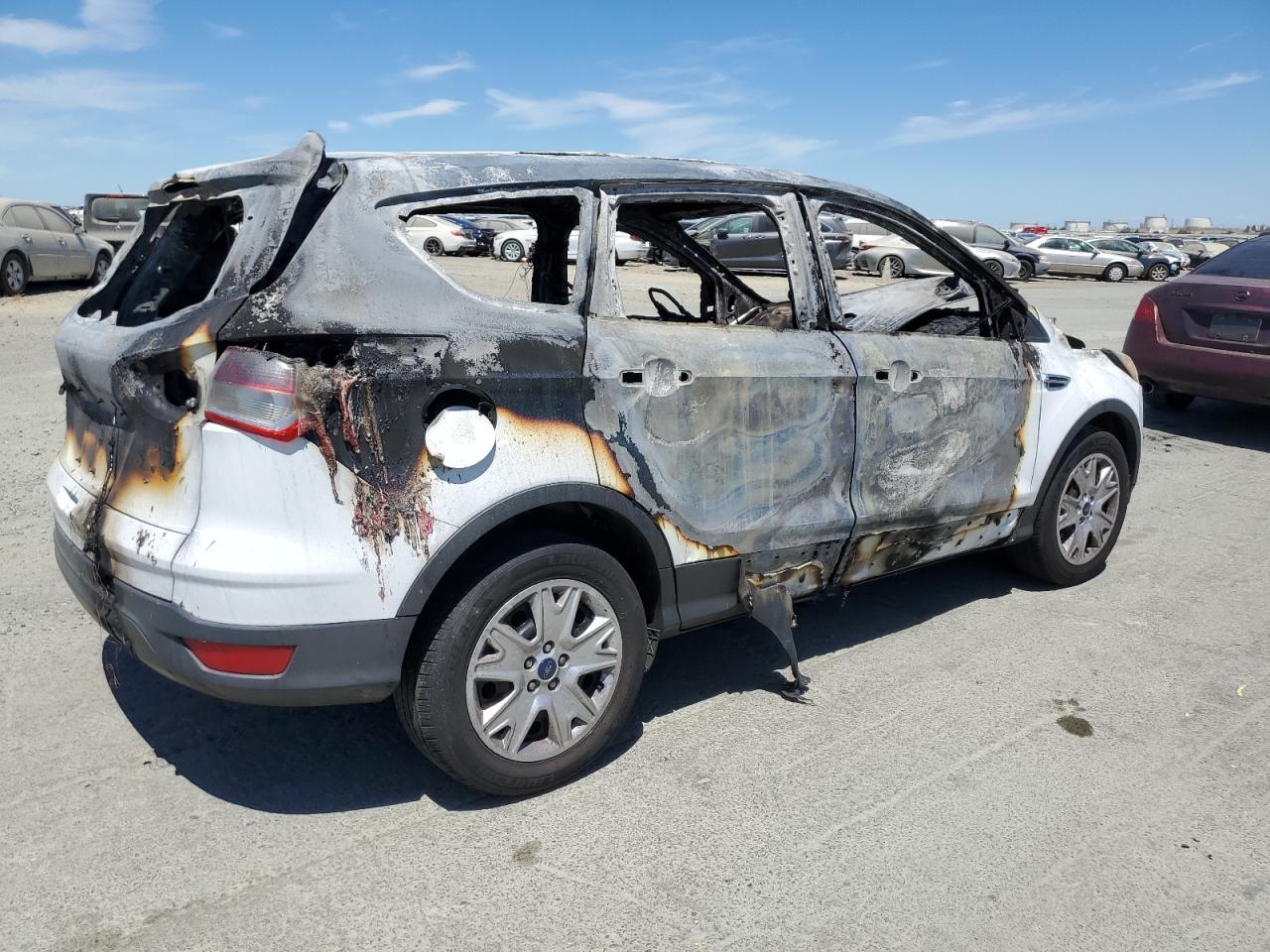 2015 Ford Escape S - Фото 3