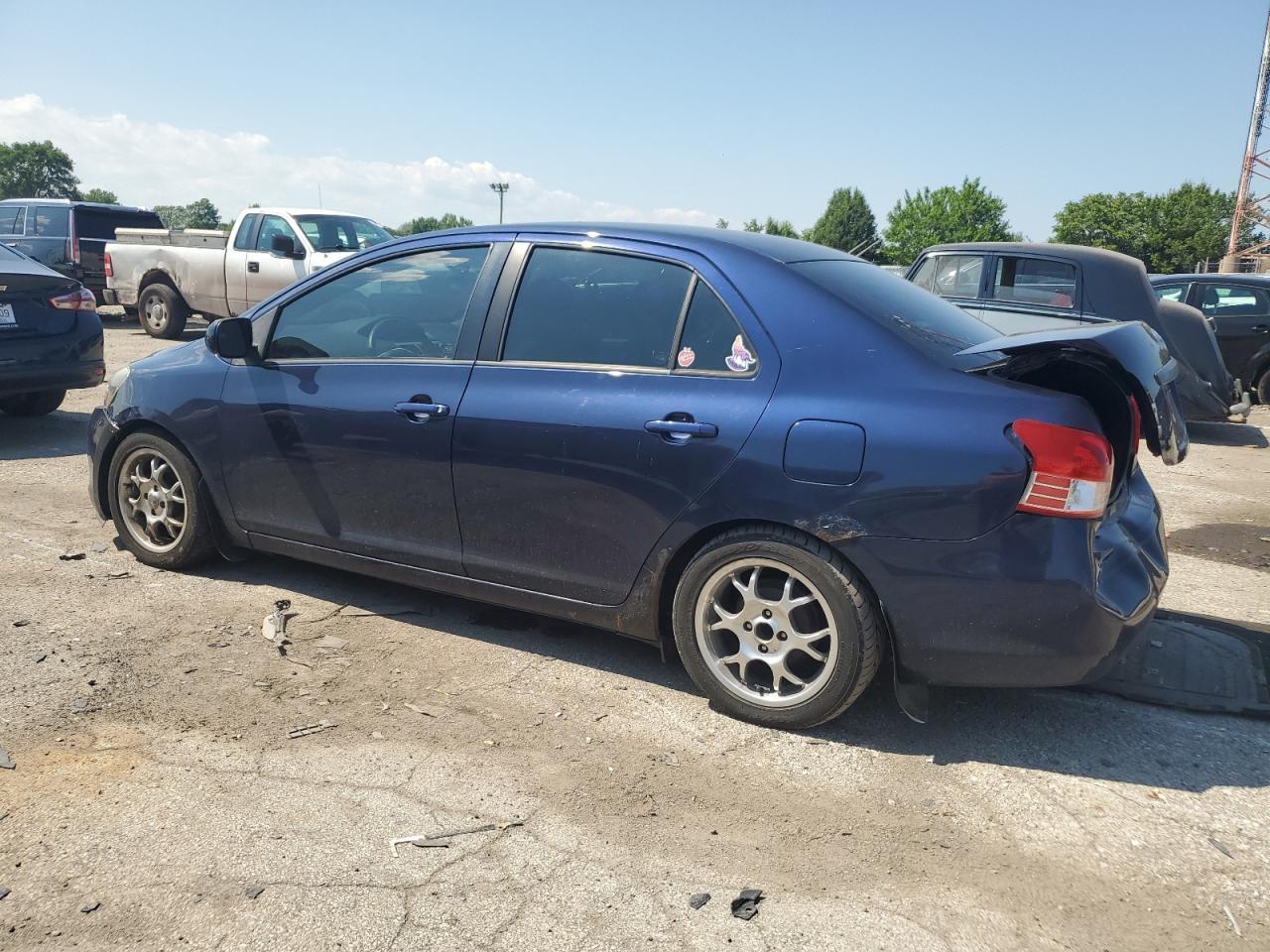 2008 Toyota Yaris - Фото 2