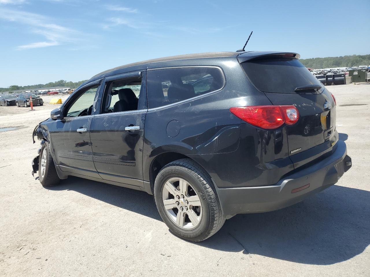 2011 Chevrolet Traverse Lt - Image 2