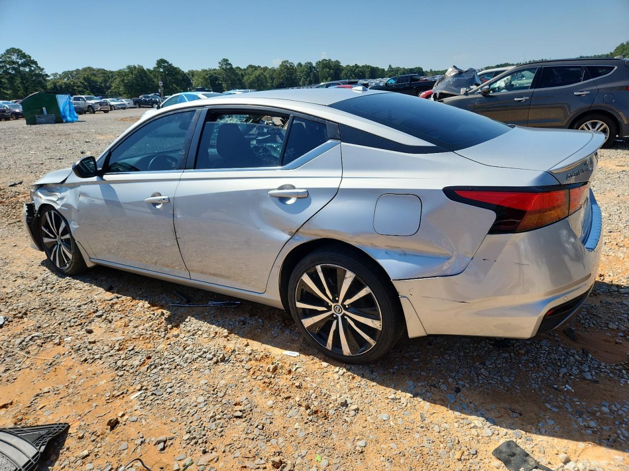 2022 Nissan Altima Sr - Image 2