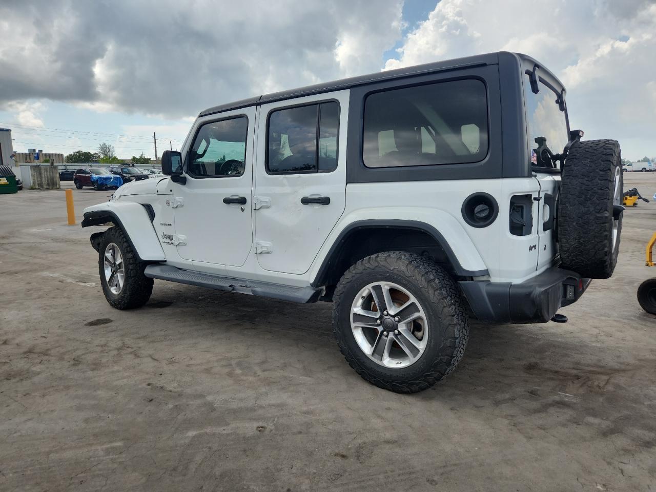 2019 Jeep Wrangler Unlimited Sahara - Image 2