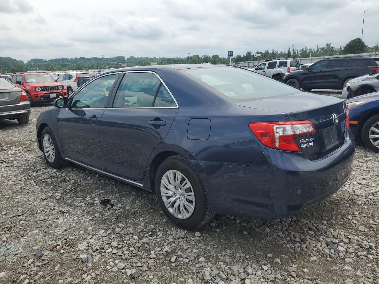 2014 Toyota Camry L - Фото 2