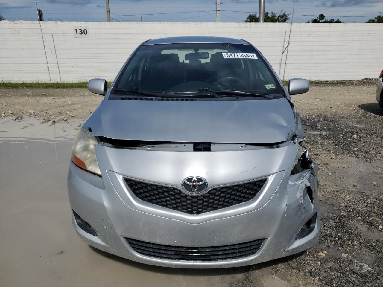 2011 Toyota Yaris - Image 5