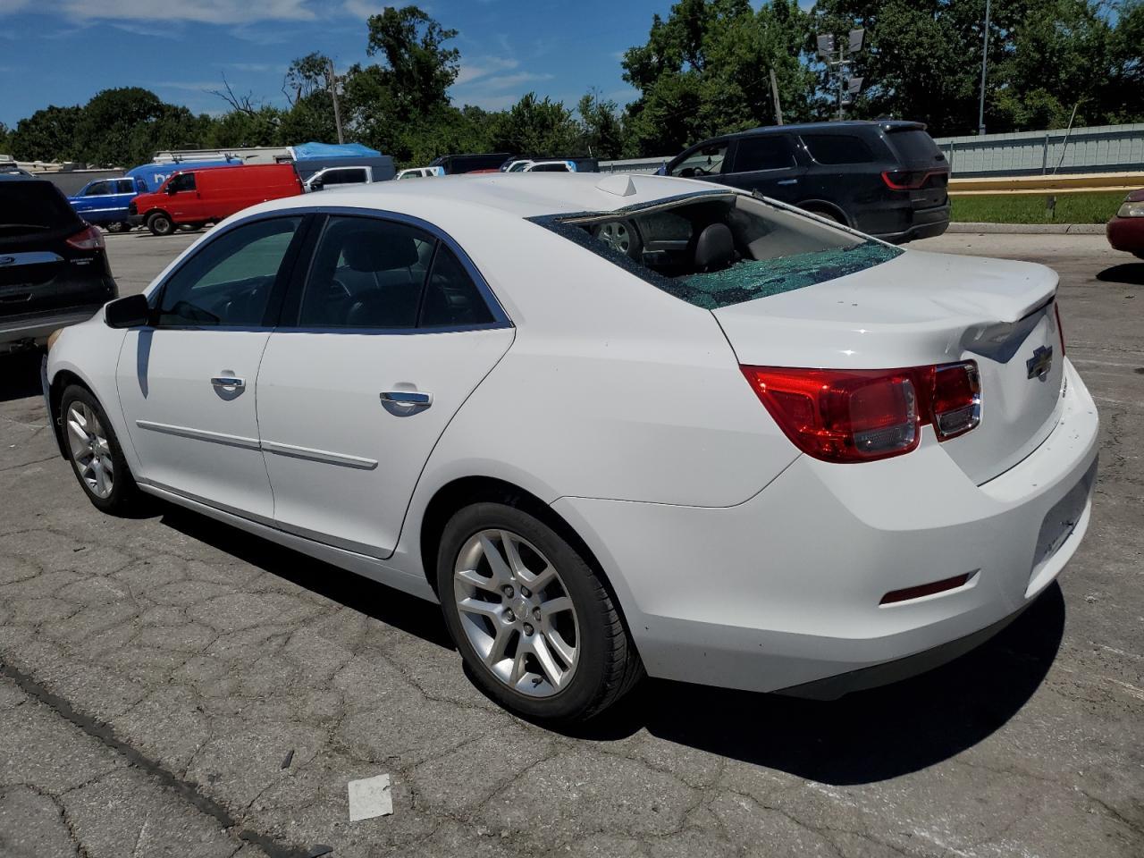 2014 Chevrolet Malibu 1Lt - Image 2