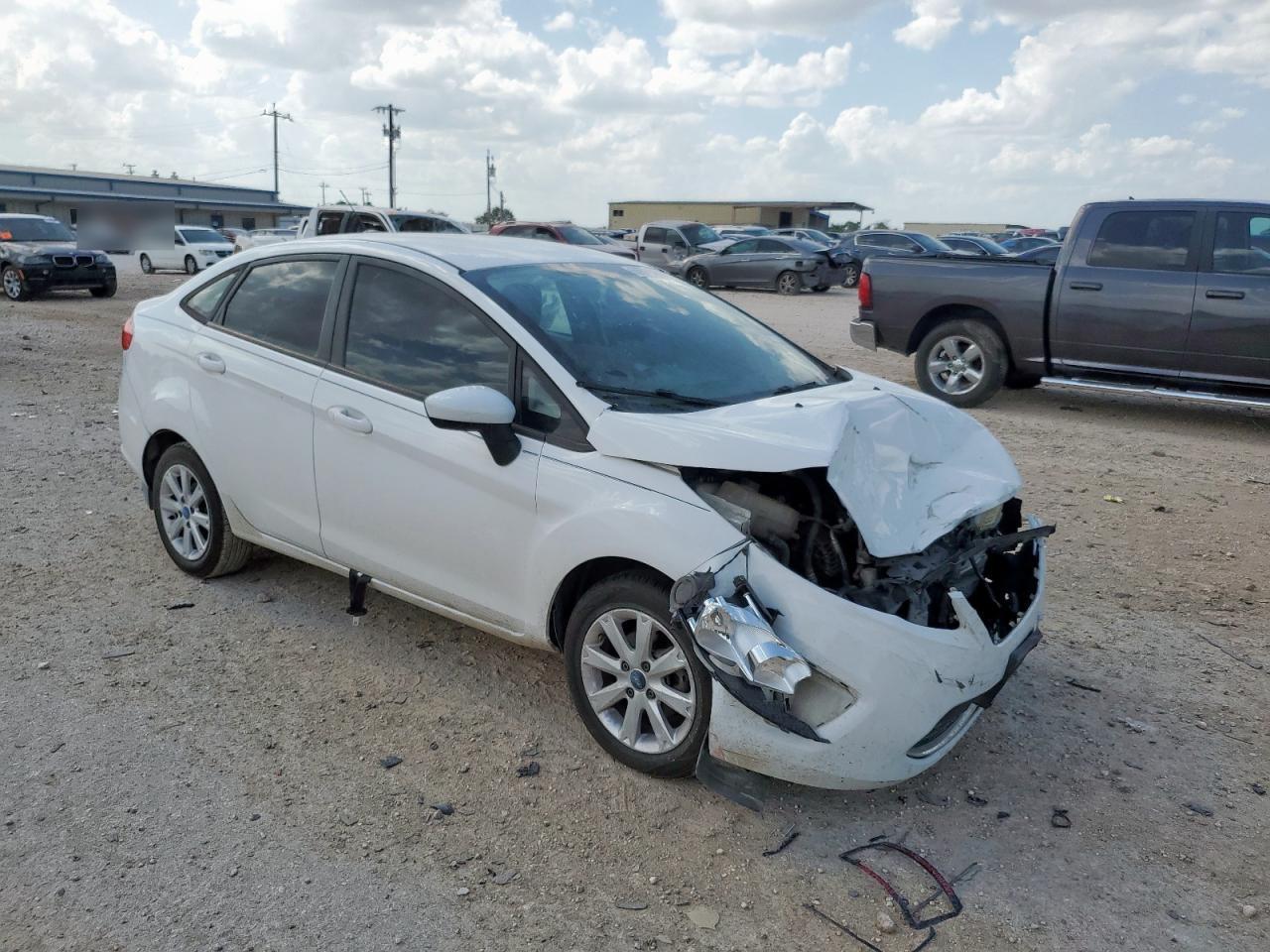 2012 Ford Fiesta Se - Фото 4