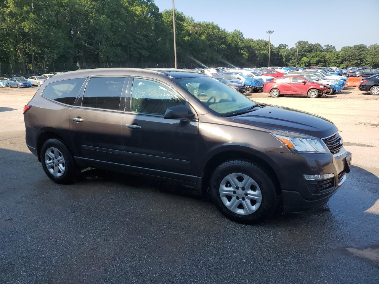 2017 Chevrolet Traverse Ls - Image 4