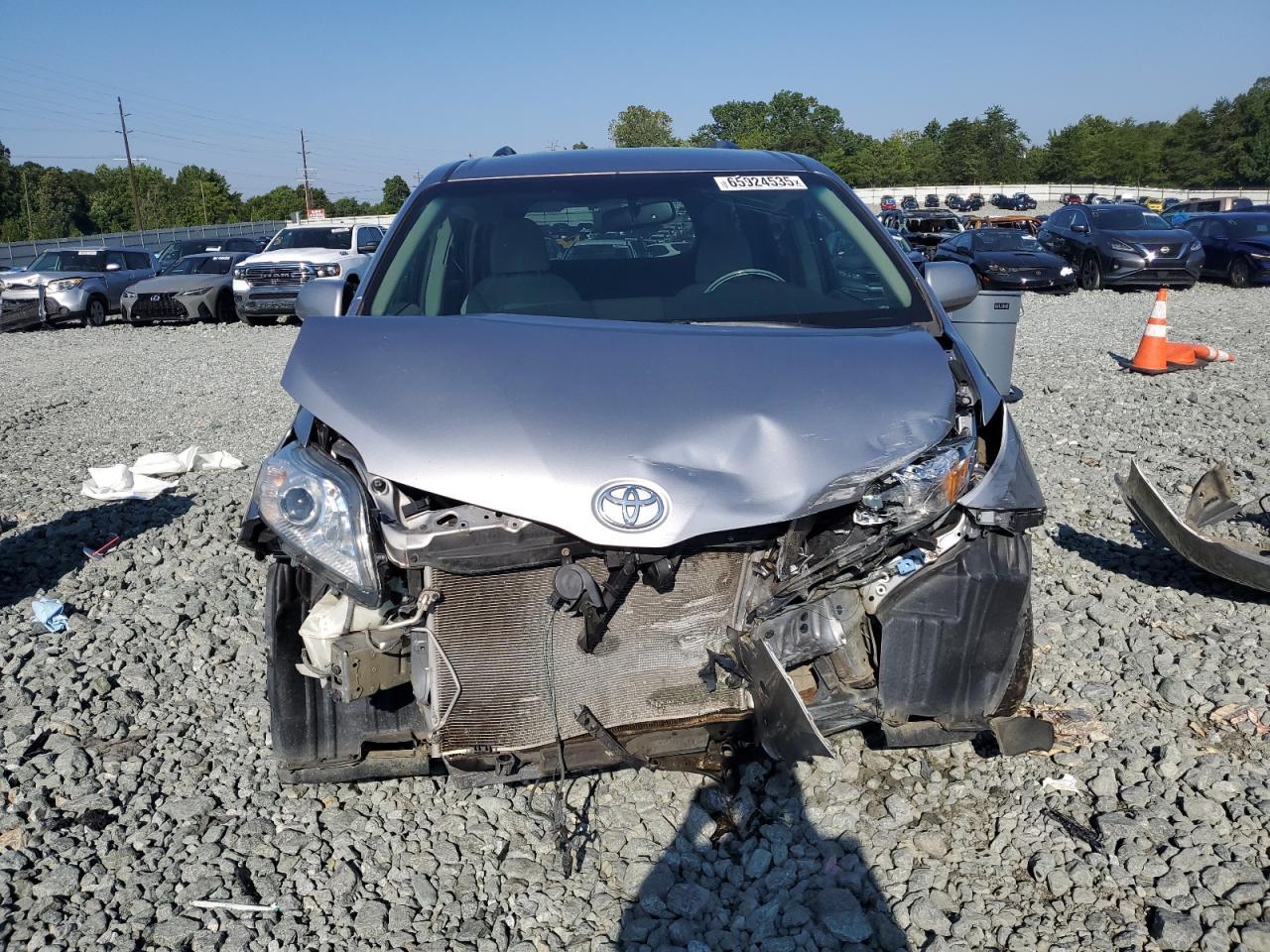 2011 Toyota Sienna Le - Фото 5