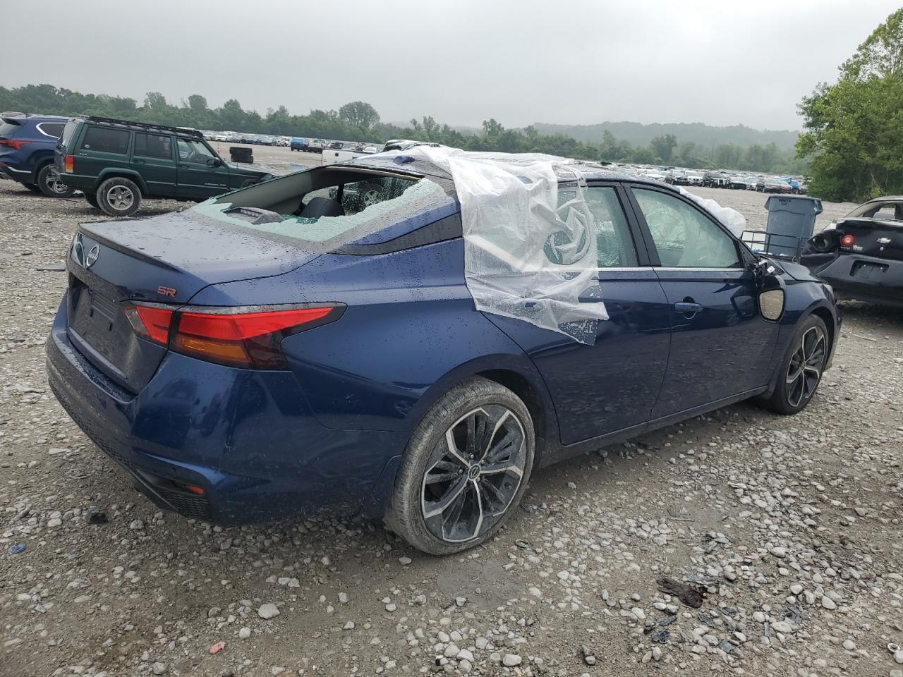 2024 Nissan Altima Sr - Image 3