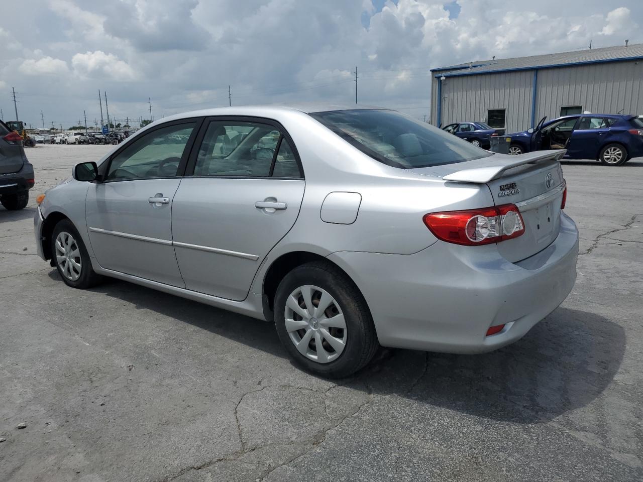 2011 Toyota Corolla Base - Фото 2