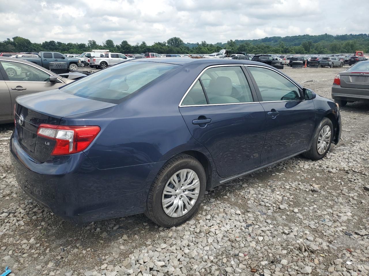 2014 Toyota Camry L - Фото 3