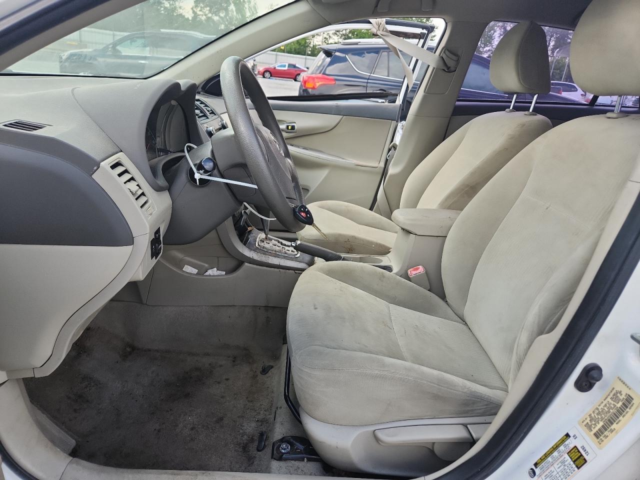 2010 Toyota Corolla Base - Фото 7