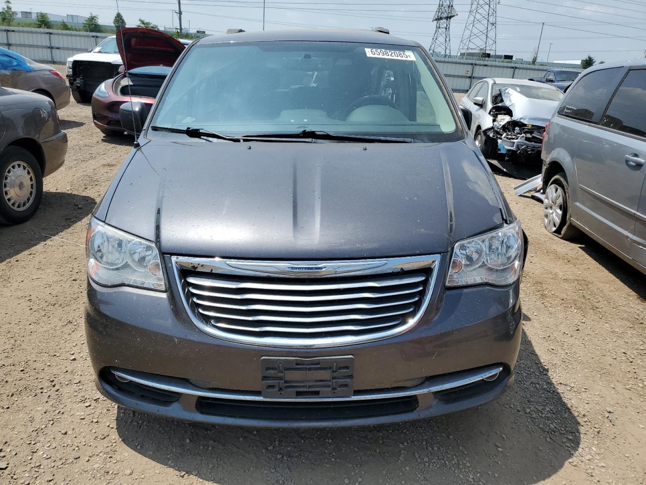2015 Chrysler Town & Country Touring - Image 5