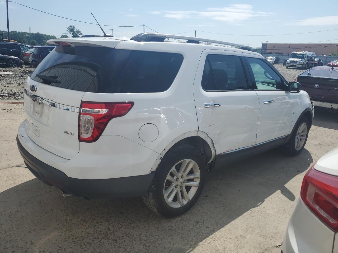 2014 Ford Explorer Xlt - Image 3