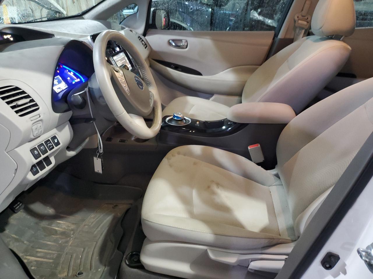 2017 Nissan Leaf S - Image 7