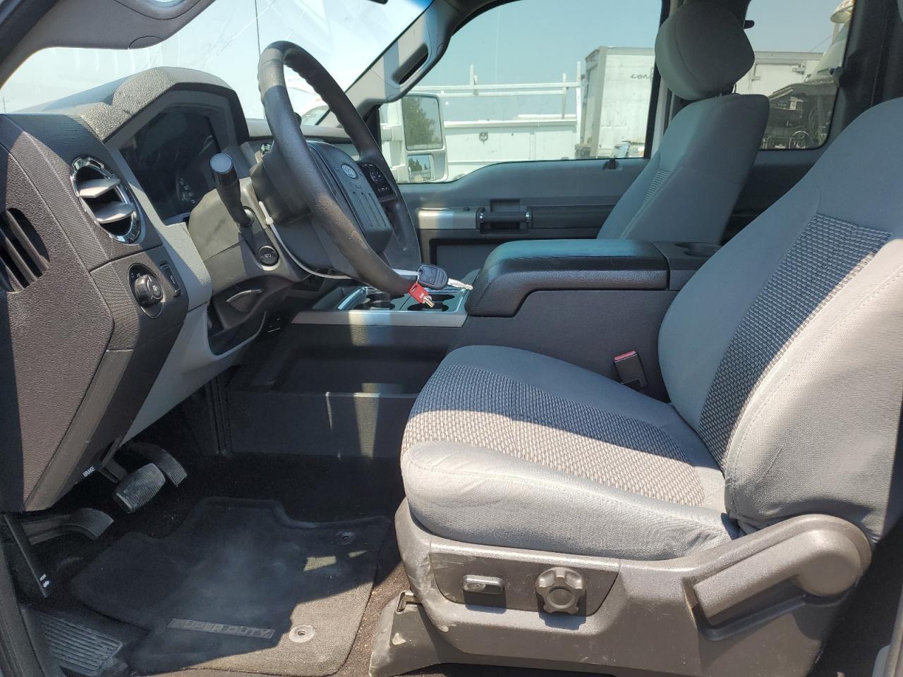 2011 Ford F350 Super Duty - Фото 7