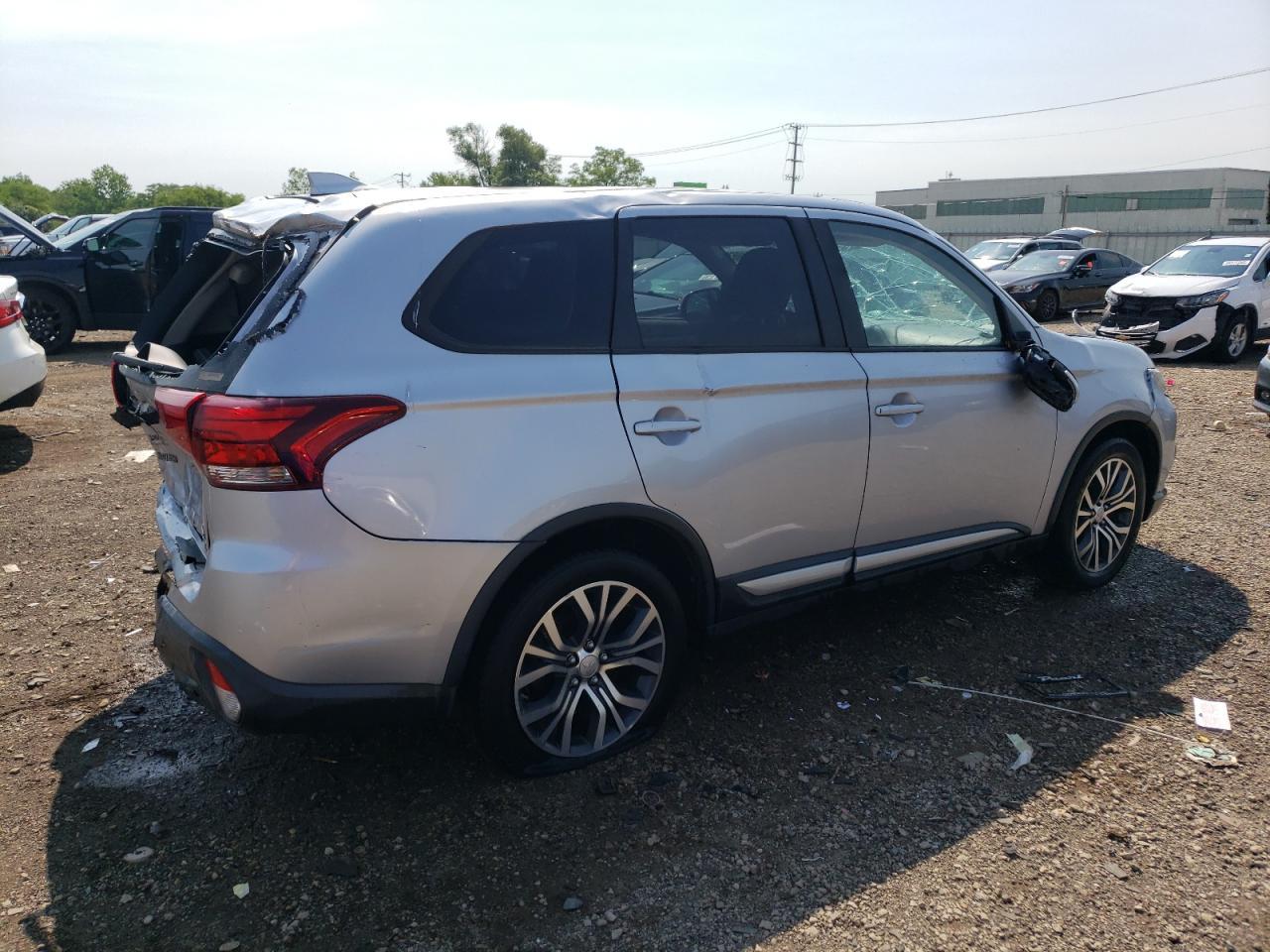 2017 Mitsubishi Outlander Se - Фото 3