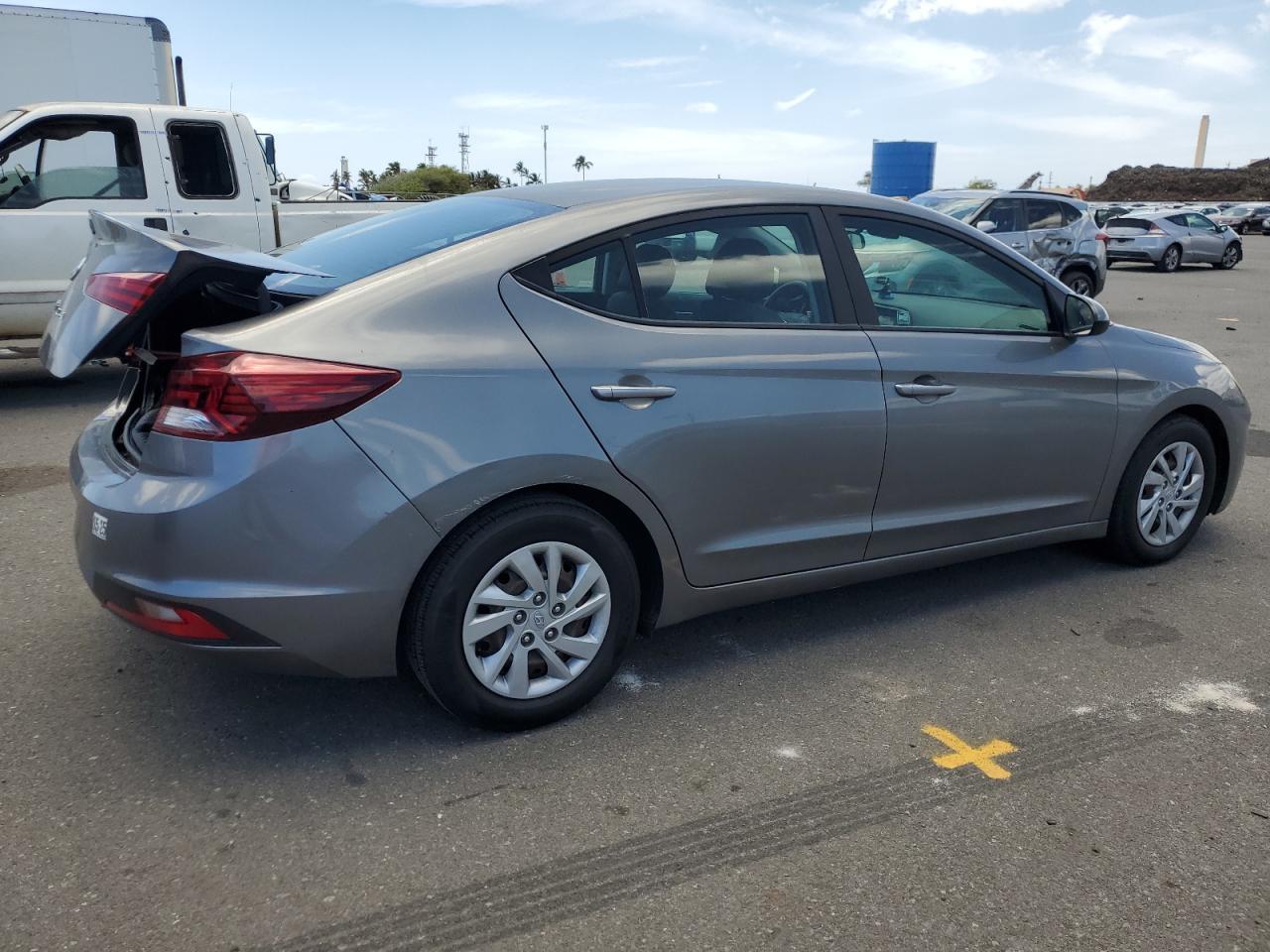 2020 Hyundai Elantra Se - Фото 3