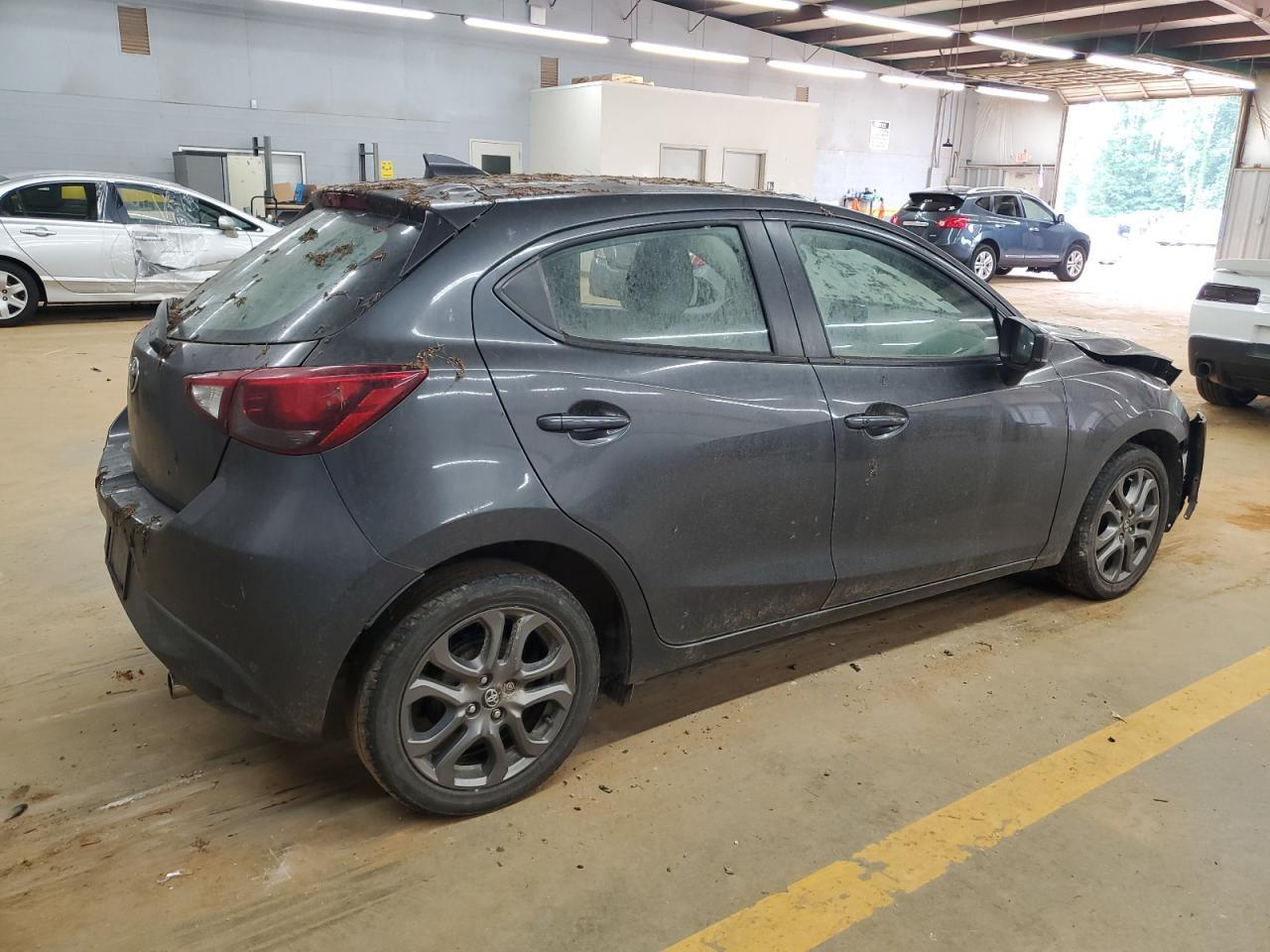 2020 Toyota Yaris Le - Image 3