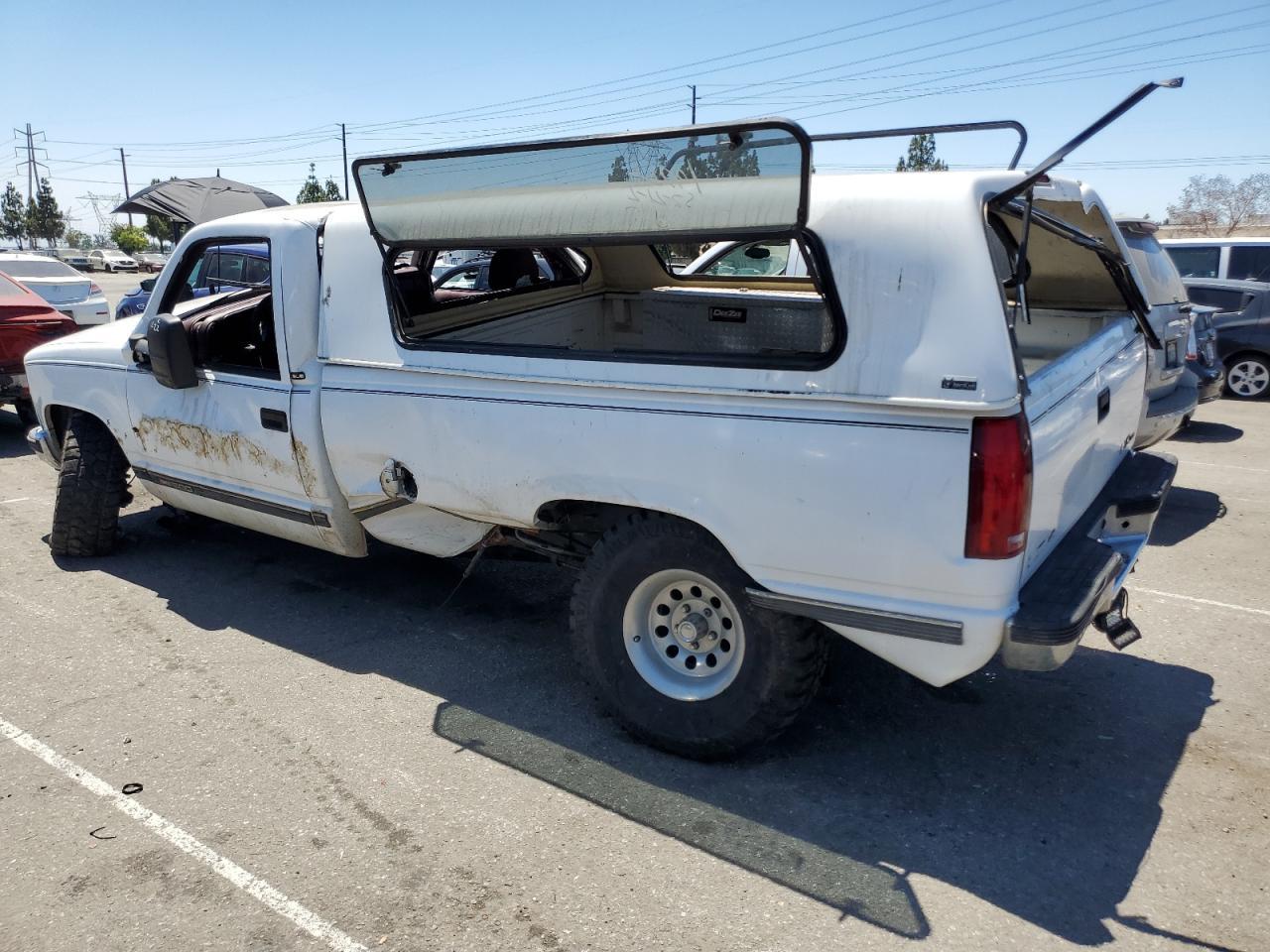1997 GMC Sierra C1500 - Image 2