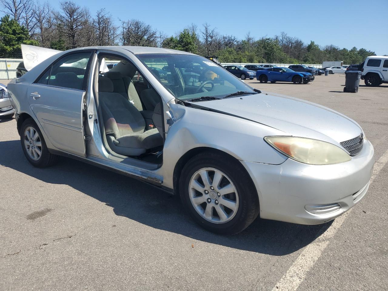 2004 Toyota Camry Le - Image 4
