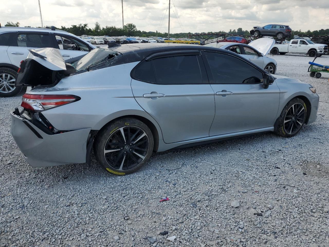 2019 Toyota Camry Xse - Фото 3