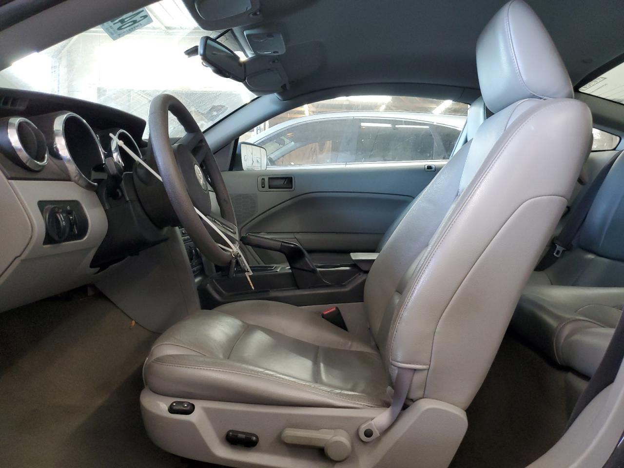 2007 Ford Mustang - Image 7