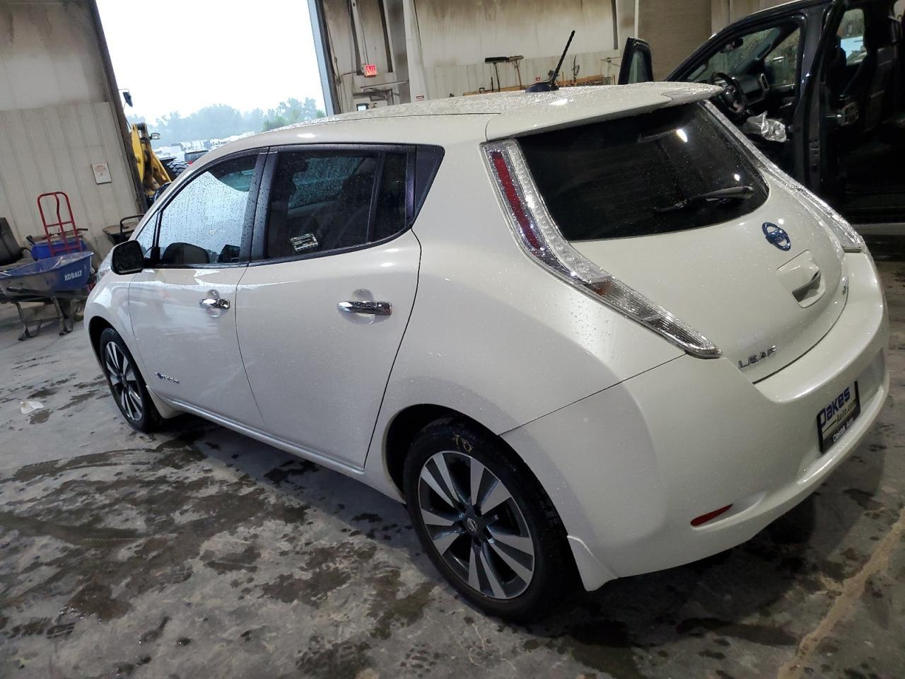 2017 Nissan Leaf S - Image 2
