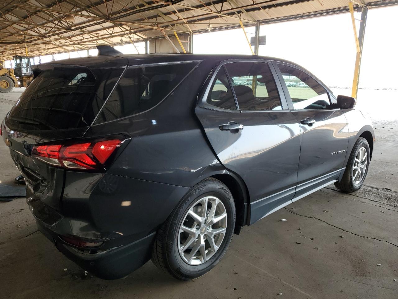 2022 Chevrolet Equinox Ls - Фото 3