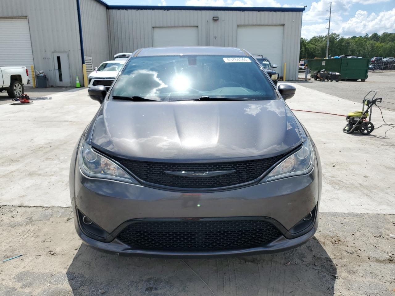 2020 Chrysler Pacifica Touring - Image 5