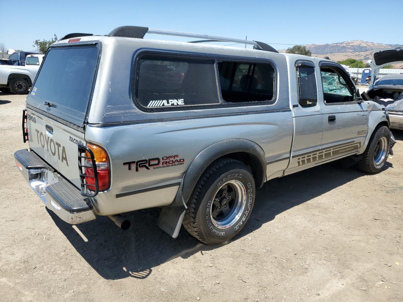 2004 Toyota Tacoma Xtracab - Image 3
