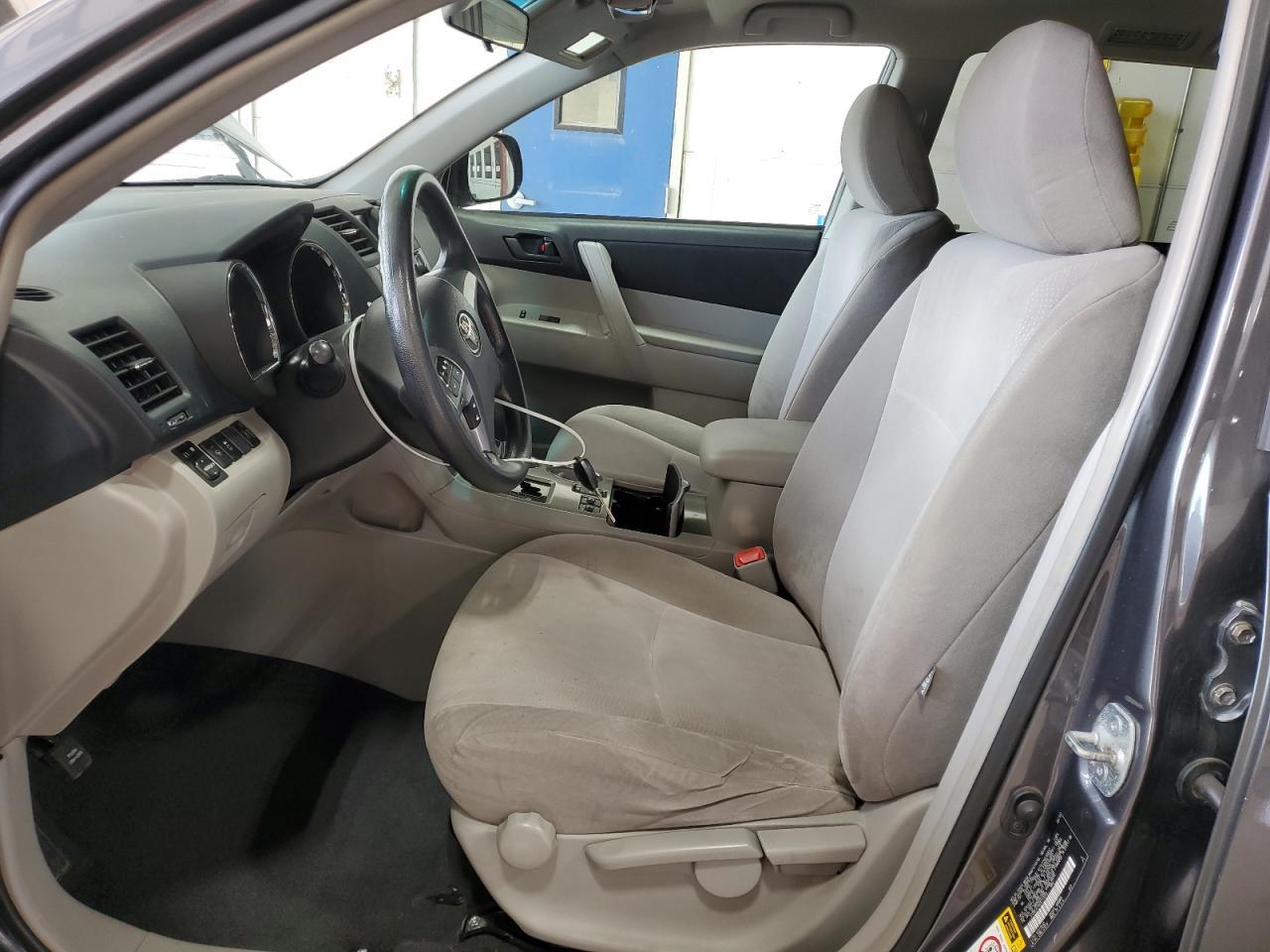 2013 Toyota Highlander Base - Image 7