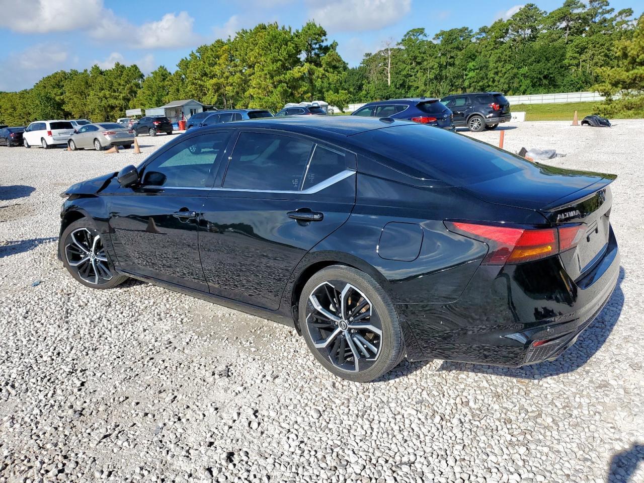 2024 Nissan Altima Sr - Фото 2