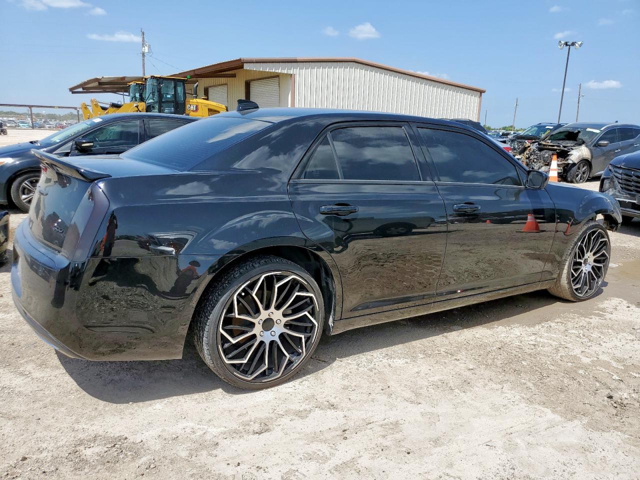 2023 Chrysler 300 Touring - Фото 3
