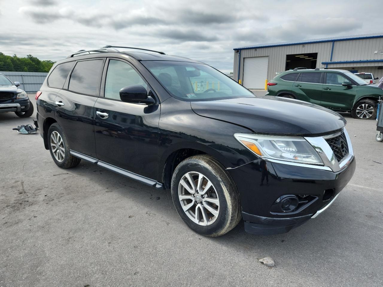 2015 Nissan Pathfinder S - Image 4