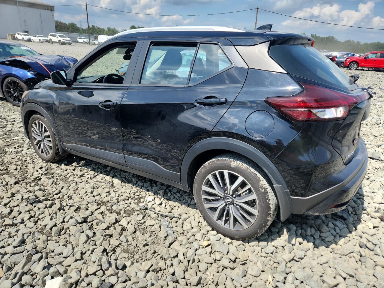 2023 Nissan Kicks Sv - Image 2