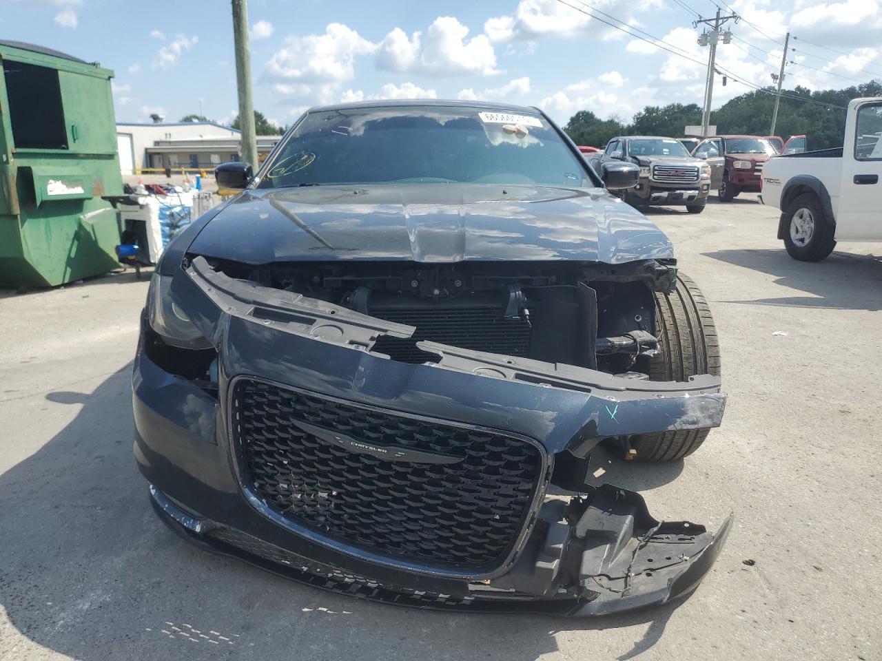 2019 Chrysler 300 S - Image 5