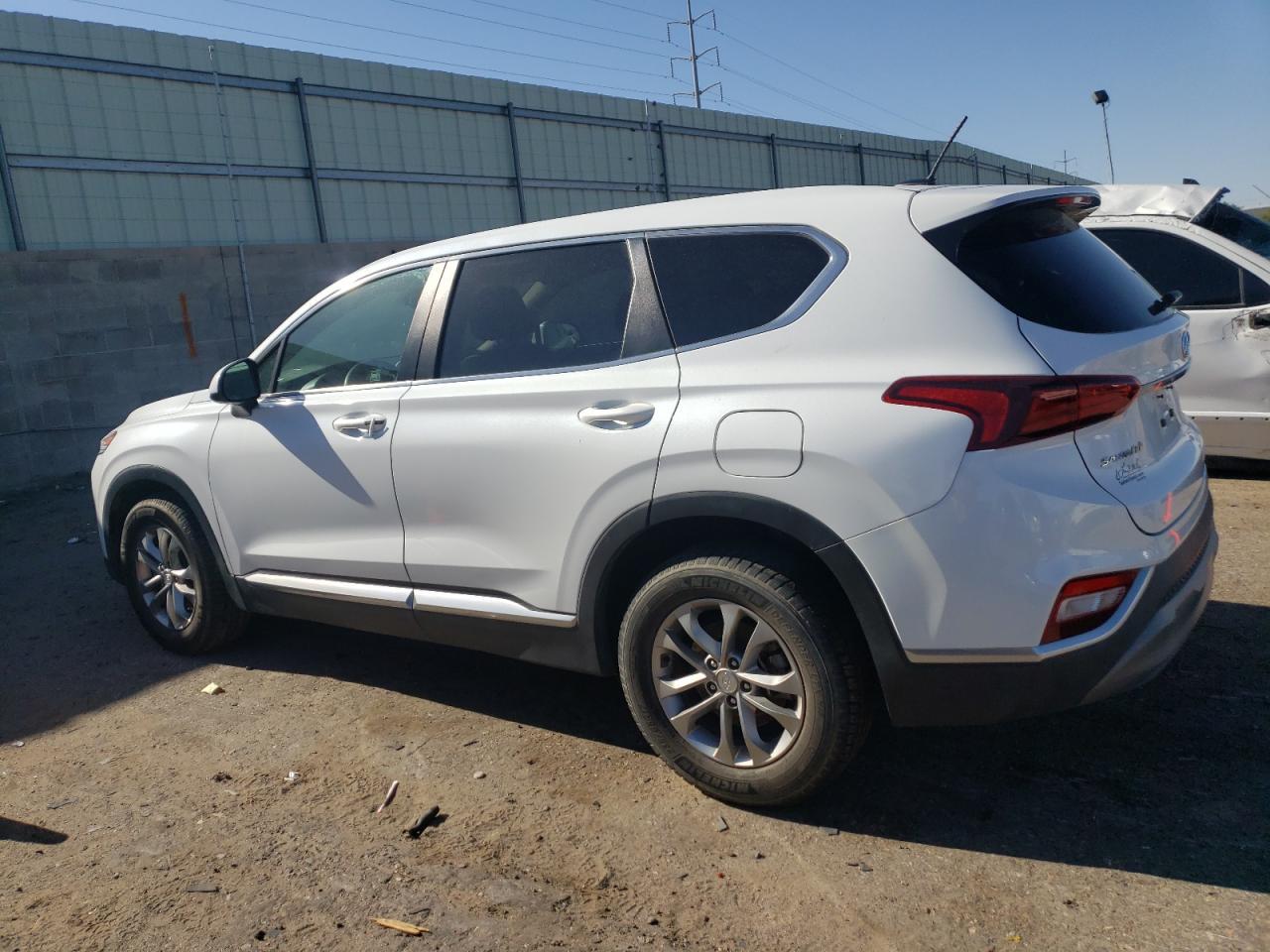 2019 Hyundai Santa Fe Se - Image 2
