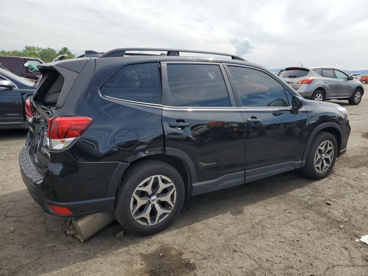 2020 Subaru Forester Premium - Фото 3