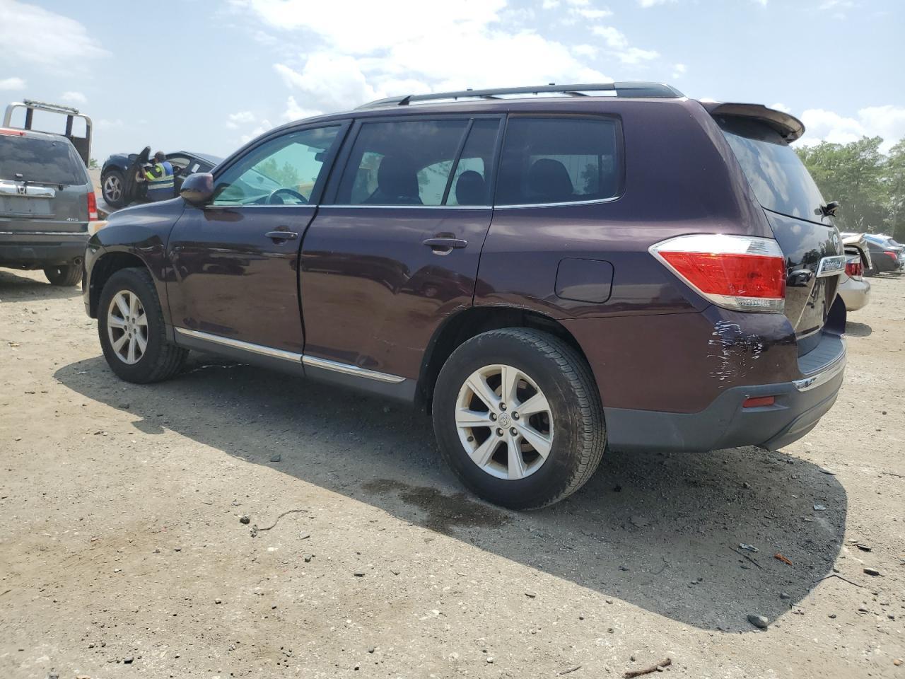 2013 Toyota Highlander Base - Фото 2