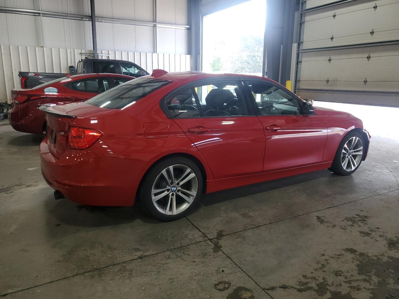 2013 BMW 335 Xi - Фото 3