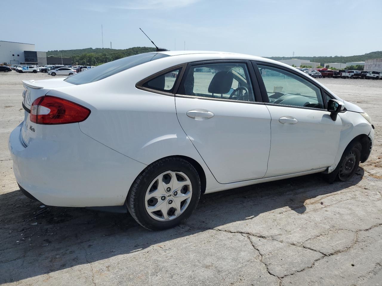 2011 Ford Fiesta Se - Фото 3