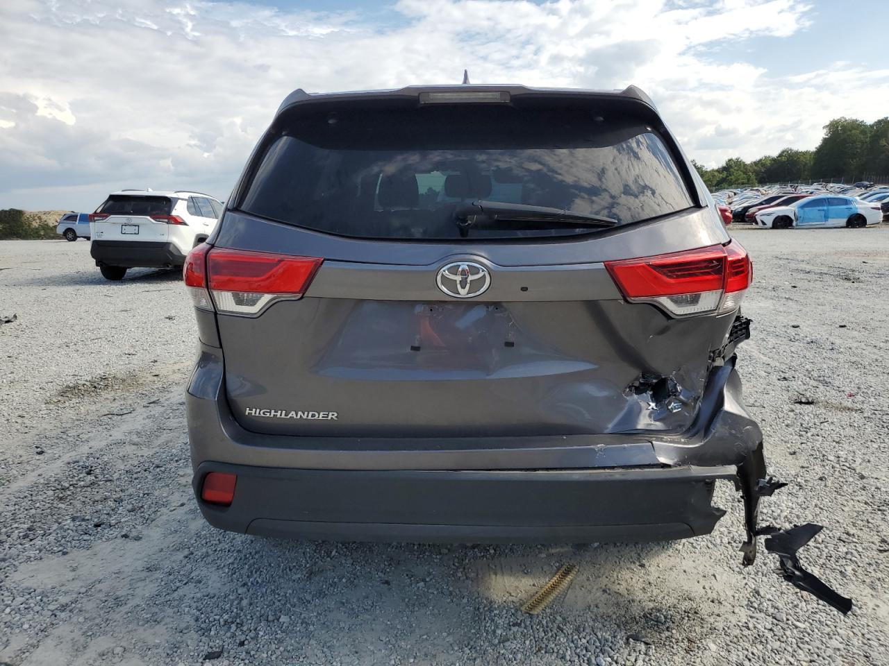 2019 Toyota Highlander Se - Фото 6