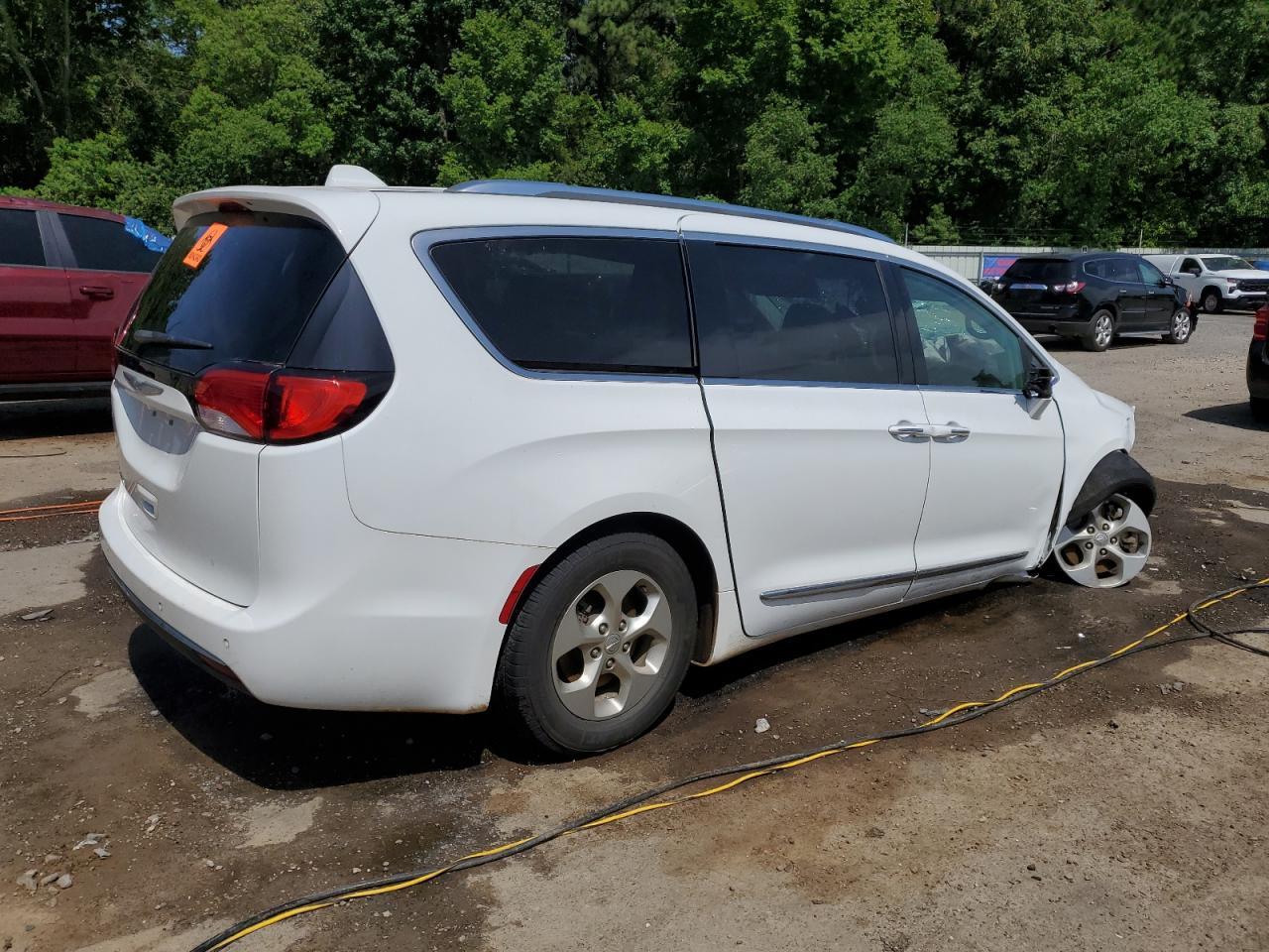 2017 Chrysler Pacifica Touring L Plus - Image 3
