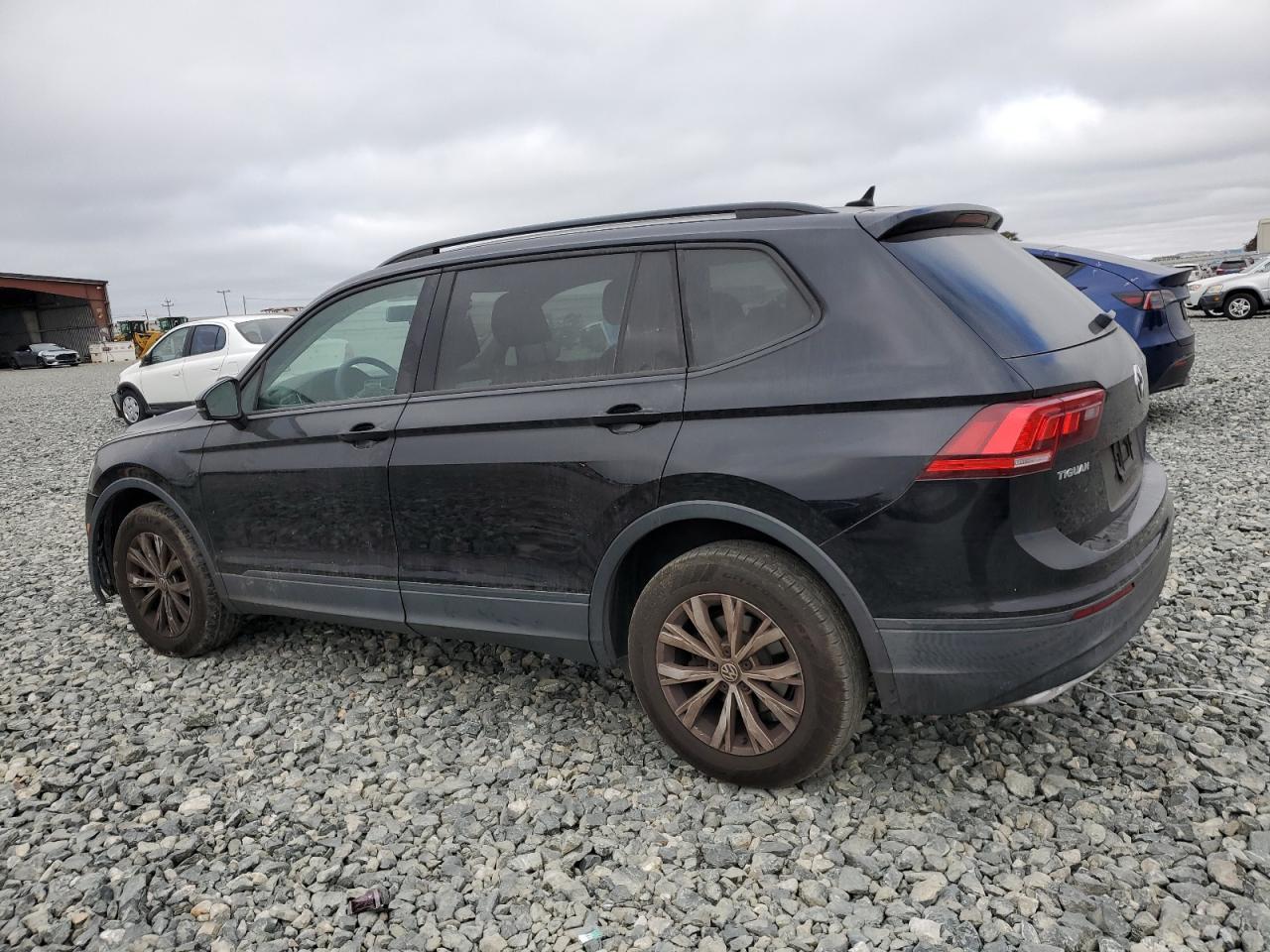 2020 Volkswagen Tiguan S - Фото 2