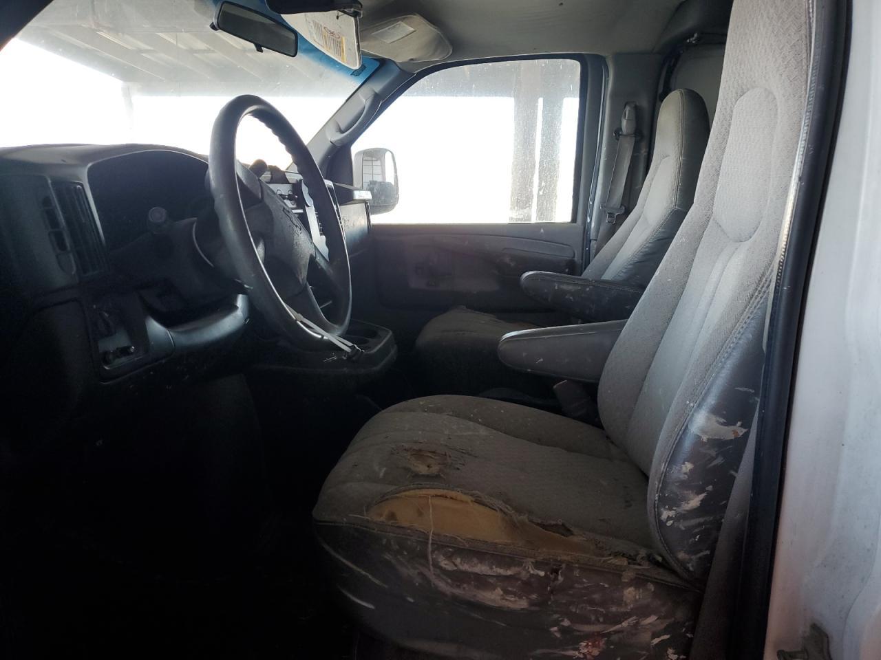 2005 Chevrolet Express G2500 - Image 7