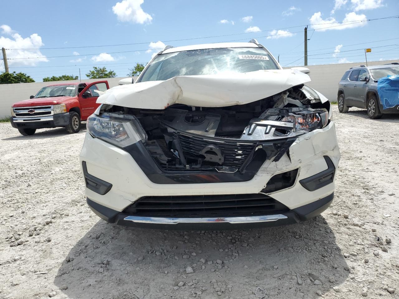 2017 Nissan Rogue S - Фото 5