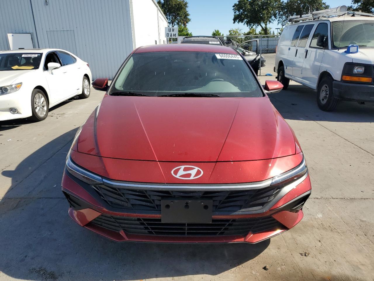 2024 Hyundai Elantra Blue - Фото 5